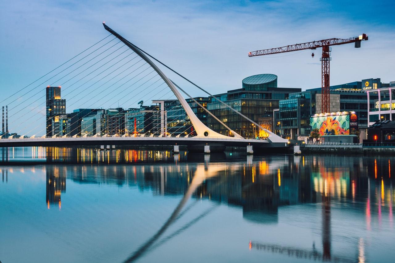 Use an Ireland PEO to hire and pay employees in Ireland without a legal entity