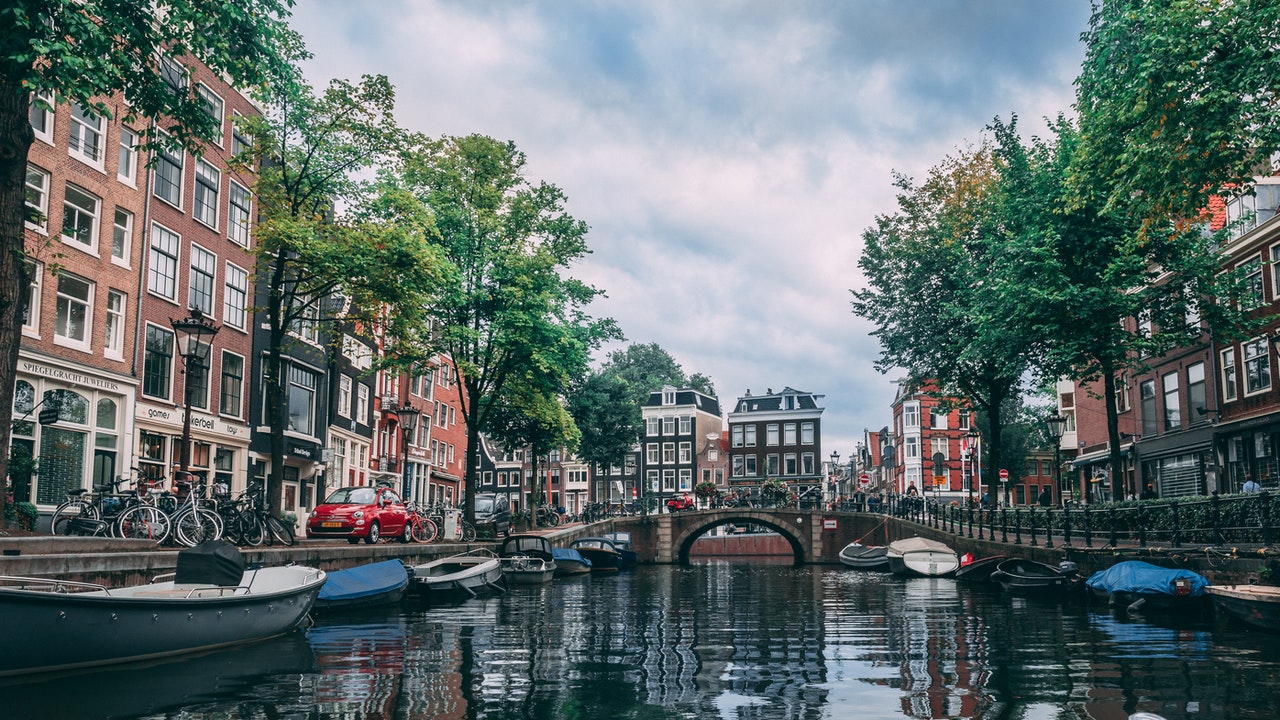 how to hire in the netherlands