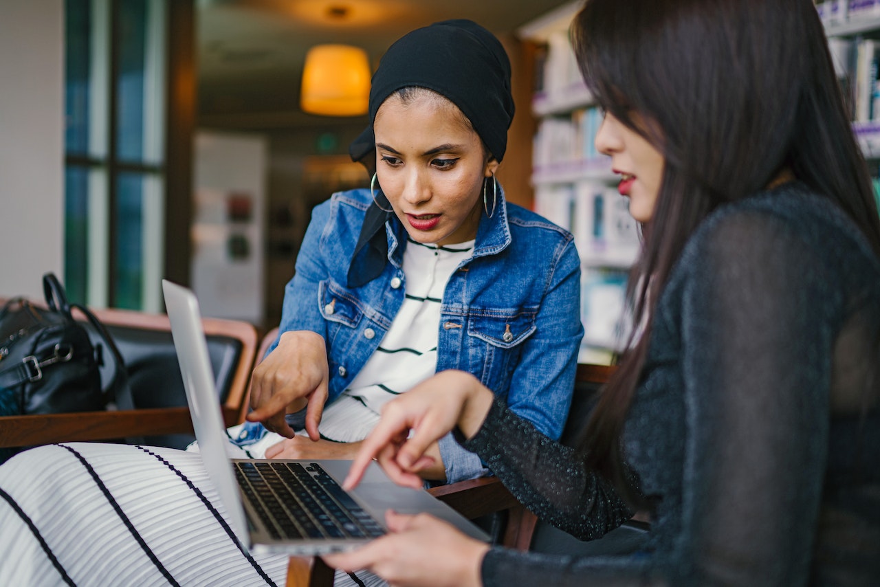 How to Recruit and Hire Contractors Overseas